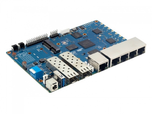 香蕉派 BPI-R3 开源路由器开发板采用 联发科MT7986(Filogic 830)芯片设计,支持Wi-Fi 6,2.5GbE SFP光电口